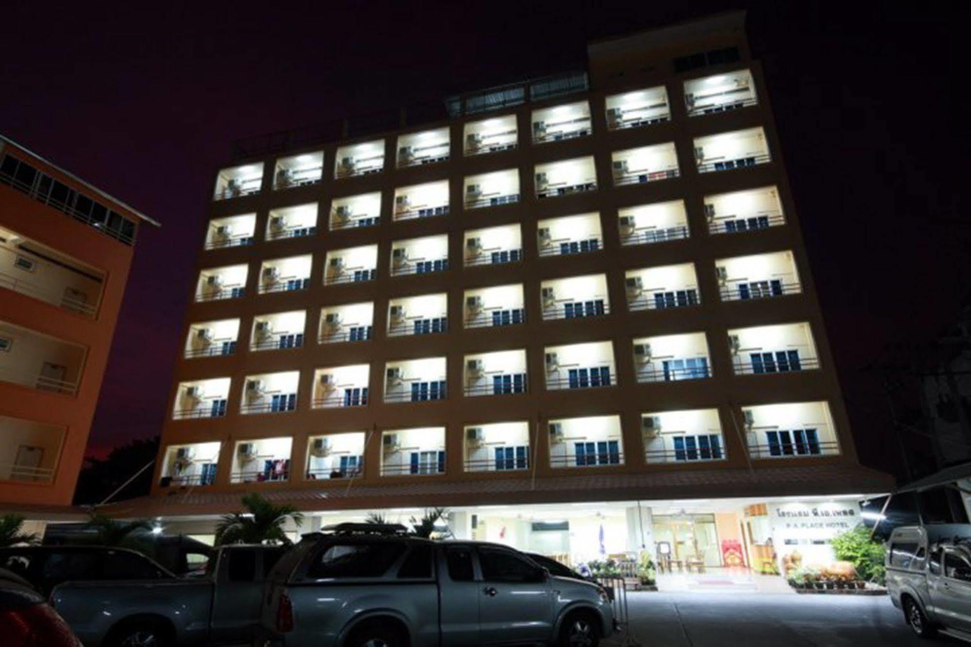 P.A. Place Hotel Nakhon Sawan Dış mekan fotoğraf